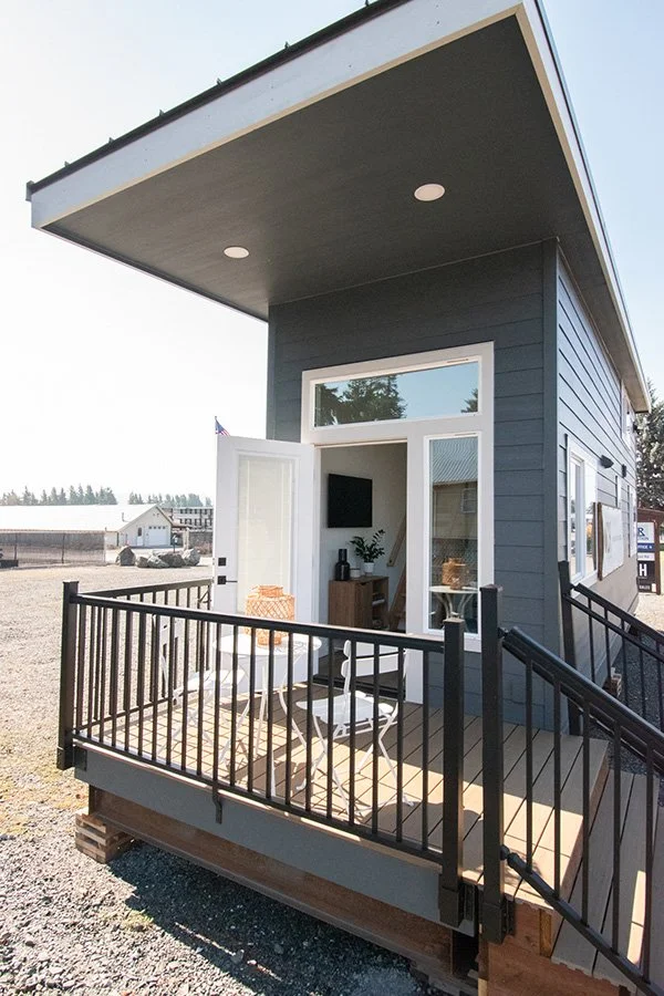 06_Cascade-Tiny_Cascade-Tiny-Home_Cascade-Hideaway-03.jpg