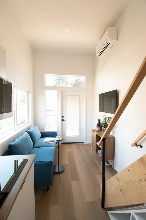 06_Cascade-Tiny_Cascade-Tiny-Home_Cascade-Hideaway-05.jpg