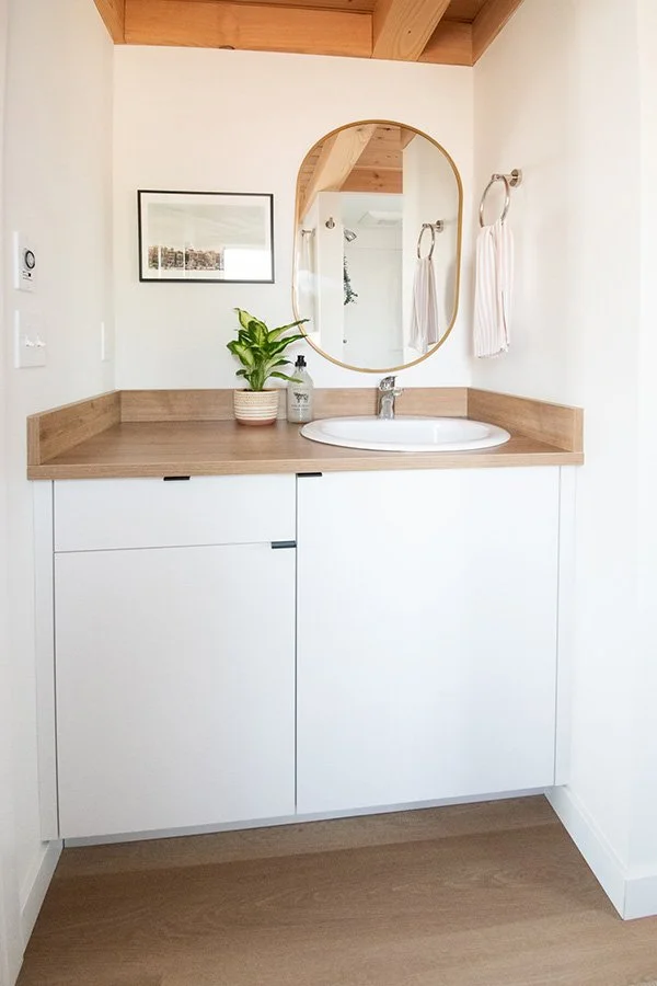 06_Cascade-Tiny_Cascade-Tiny-Home_Cascade-Hideaway-16.jpg