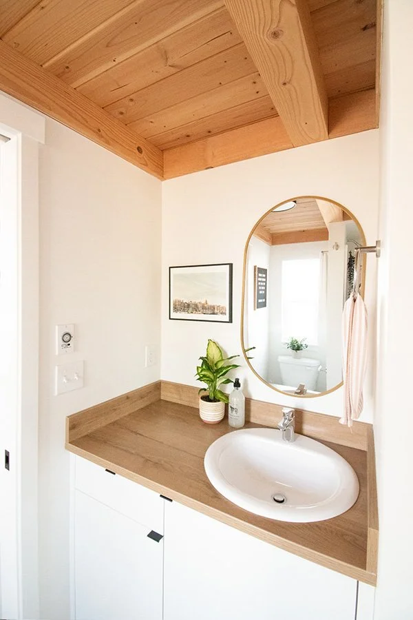 06_Cascade-Tiny_Cascade-Tiny-Home_Cascade-Hideaway-17.jpg