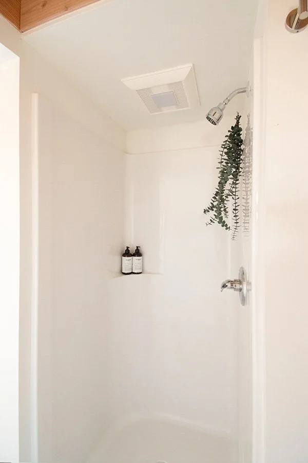 06_Cascade-Tiny_Cascade-Tiny-Home_Cascade-Hideaway-21.jpg