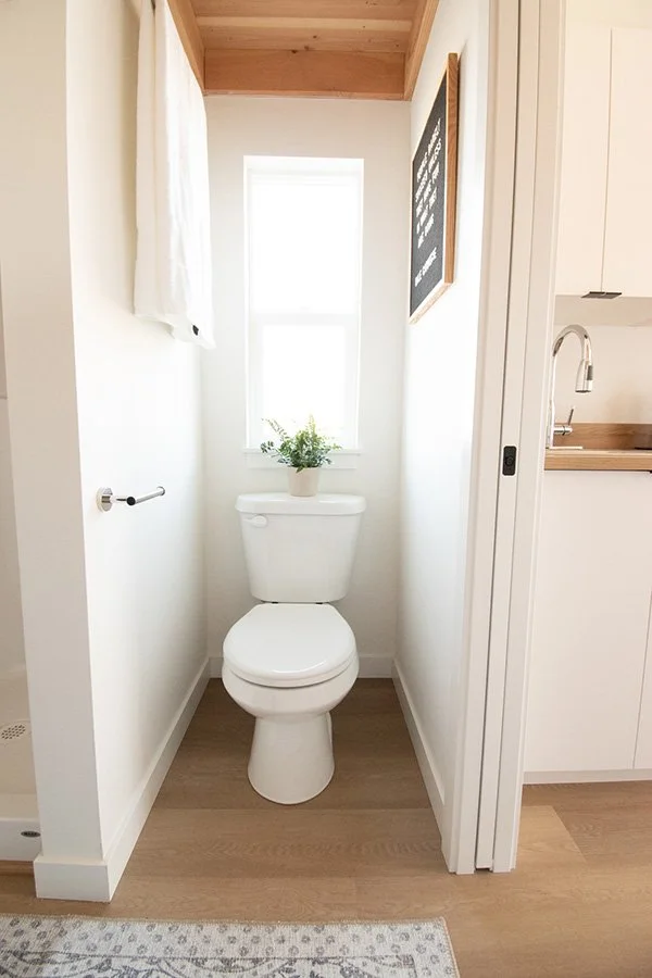 06_Cascade-Tiny_Cascade-Tiny-Home_Cascade-Hideaway-22.jpg