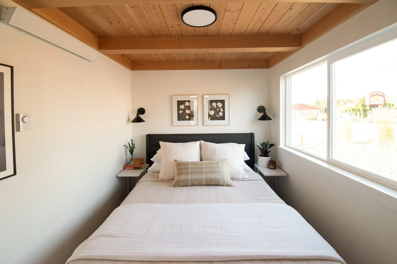 06_Cascade-Tiny_Cascade-Tiny-Home_Cascade-Hideaway-28.jpg