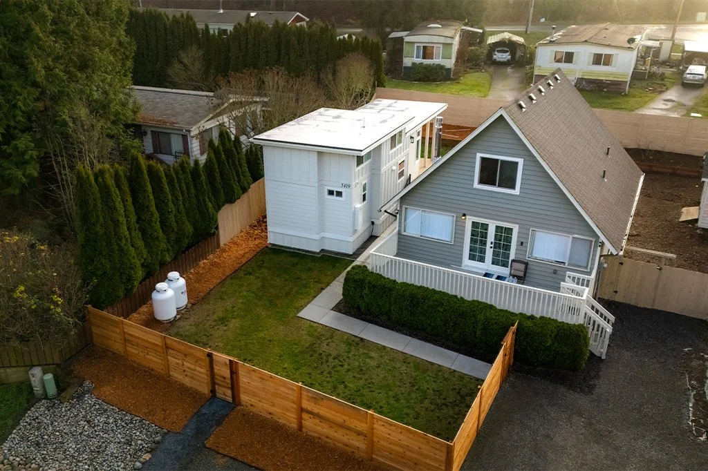 03_Birch-Bay-Tiny_Bellevue-Tiny-Home_Birch-Bay-Exterior-9.jpg