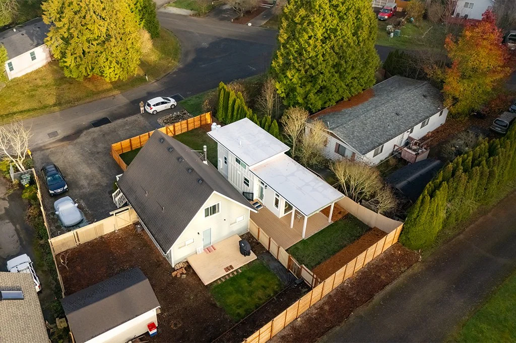 03_Birch-Bay-Tiny_Bellevue-Tiny-Home_Birch-Bay-Exterior-11.jpg