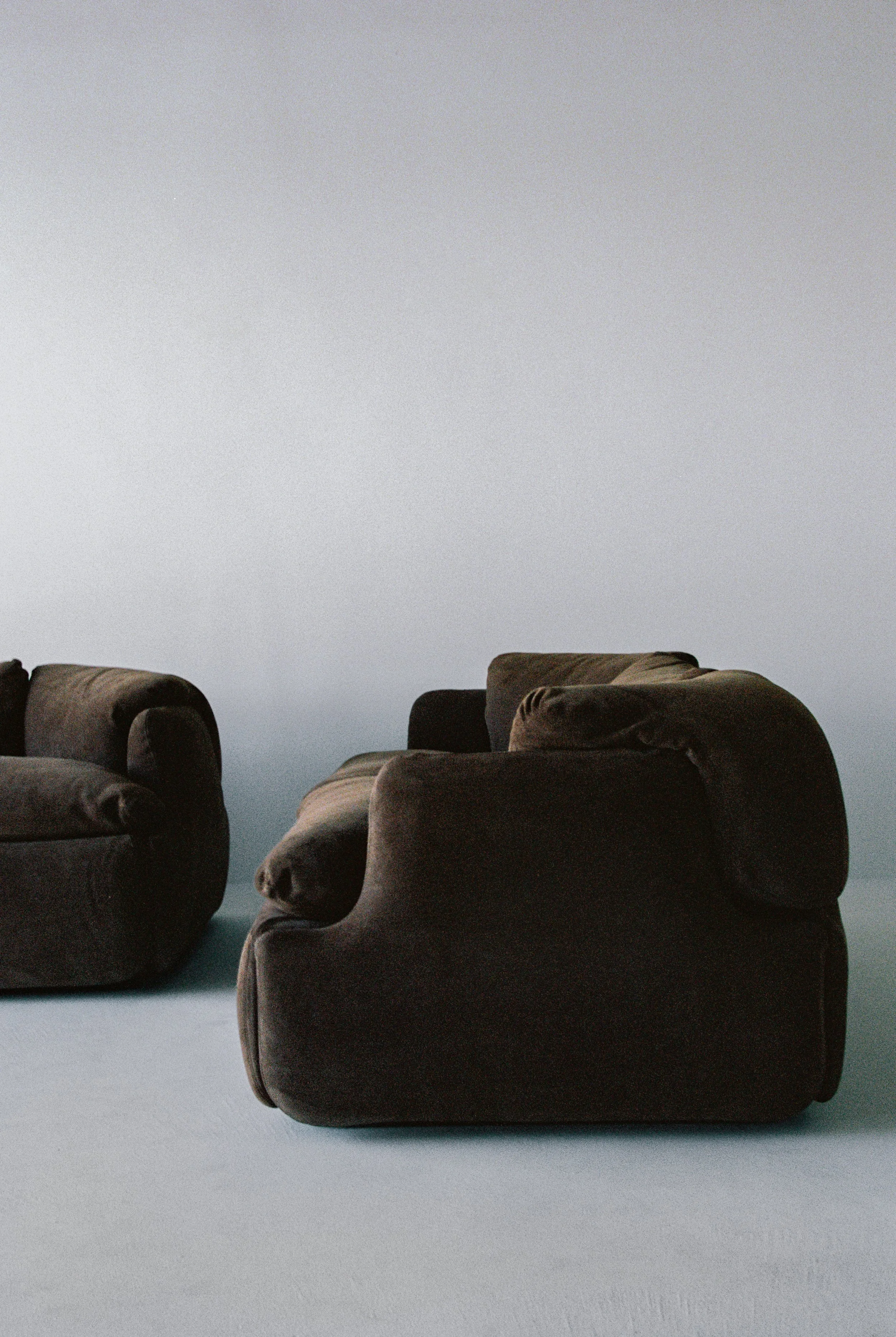 Alberto Rosselli - Confidential Sofa Set