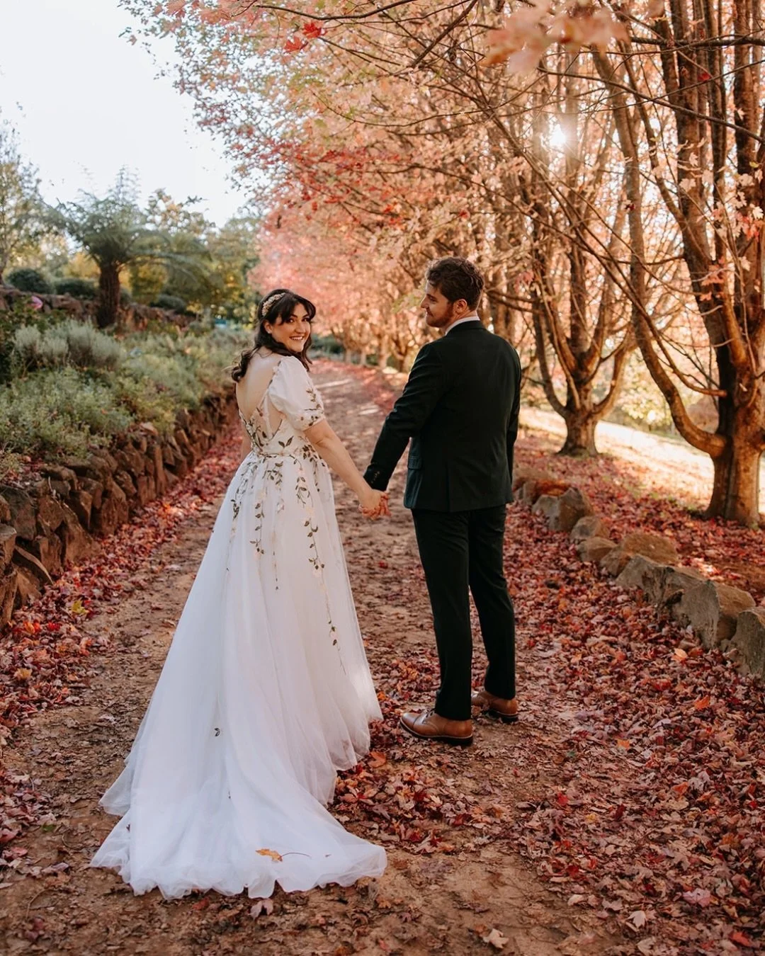 This day with Steph &amp; Casey lives rent free in my brain! So many beautiful little details, autumnal goodness and moments that made the day feel so completely them 🍂 

Planning @elope.bluemountains 
Venue @dennarque.estate 
Videographer @liamtfos