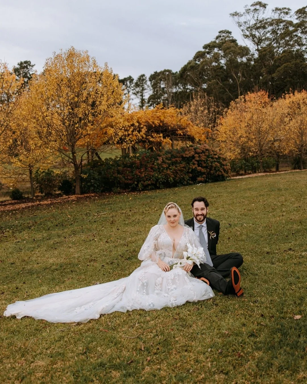 Mr &amp; Mrs Holzwart 🩵
A stunning day filled with the most gorgeous handcrafted and thoughtful details it made my heart swell! Big love for these two and this day 🫶🏻

Venue @suzarosabluemountains 
HMUA @privehairandmakeup
Celebrant @thefeelgoodwe