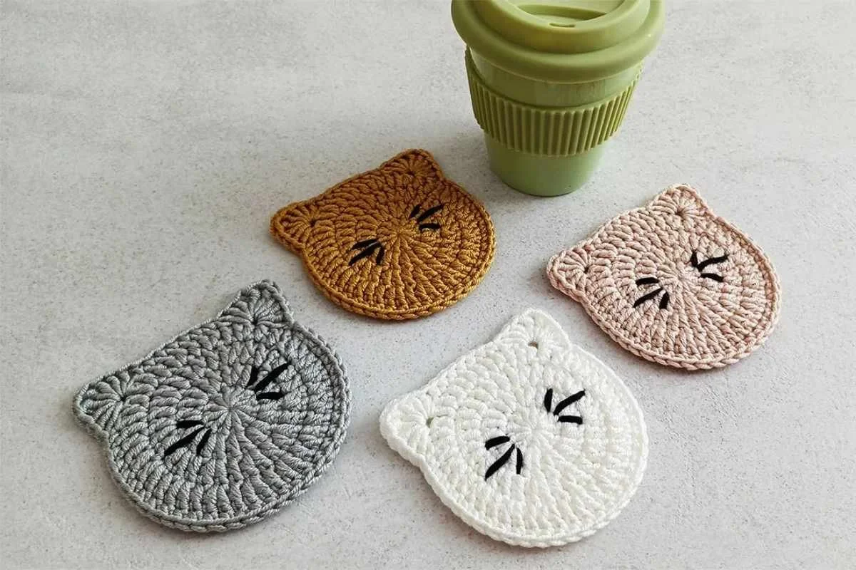 DIY-Crochet-Cat-Coasters_-Handmade-Gift-Idea-POST.jpg