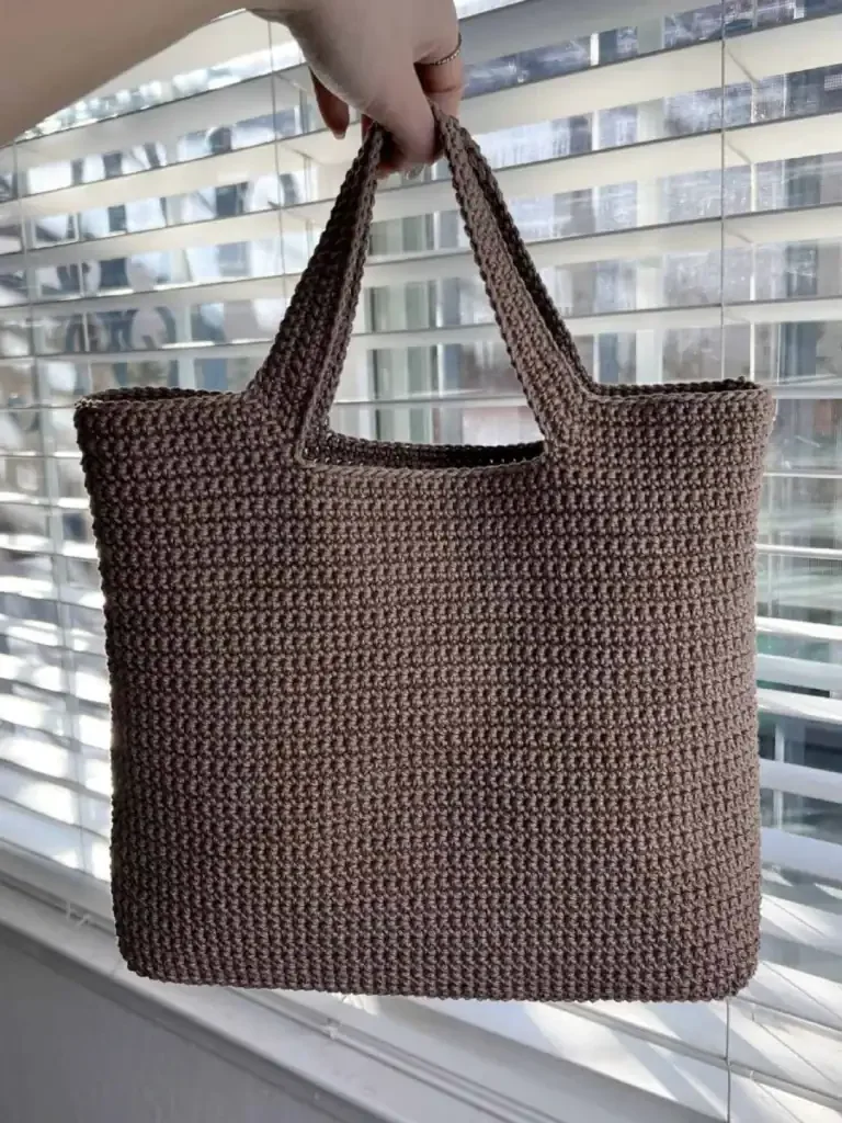 simple-crochet-tote-768x1024.webp