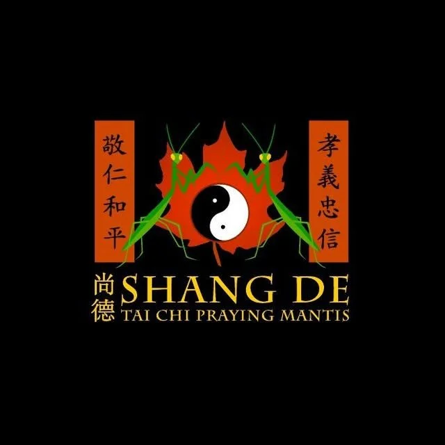 Logo for Shang De Tai Chi Prayer Mantis featuring a yin-yang symbol, red leaf, two green praying mantises, and Chinese characters with the name 'Shang De' and 'Tai Chi Prayer Mantis'.