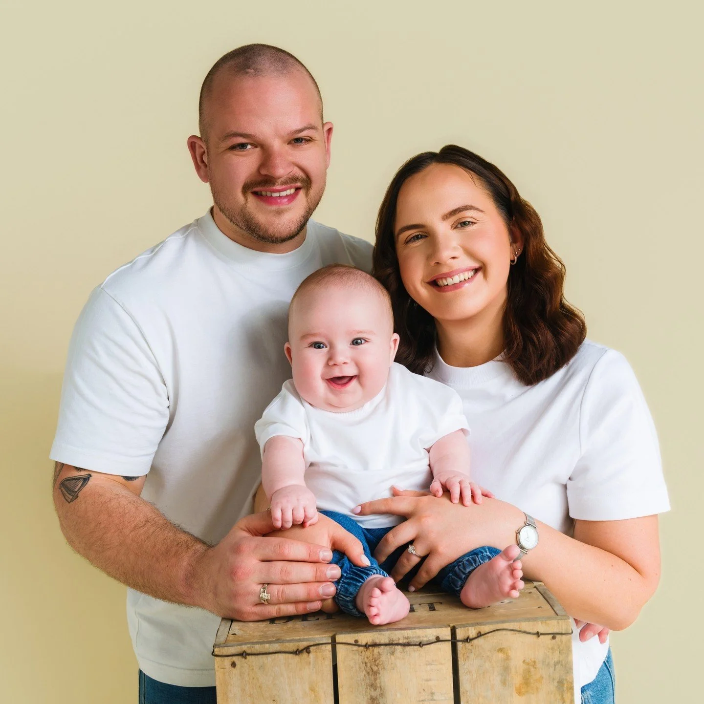 Looking for a family photographer in Lisburn? 😊
A relaxed, child-friendly studio where there's no pressure, no rushing and no need to worry if the kids don't perform on cue.
Just beautiful portraits of the people you love most.
✔ Easy parking right 