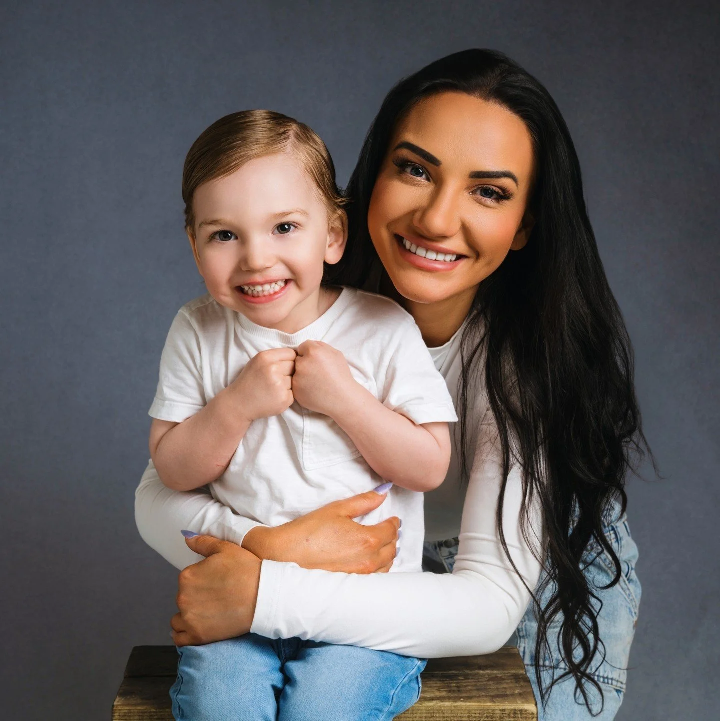 Loved this session with this gorgeous wee duo 😍
No overcomplicated styling, no big setup. Just lovely natural photos of a mum and her little boy exactly as they are right now.
Also fair to say he completely ran the studio by the end of it 😅

#famil