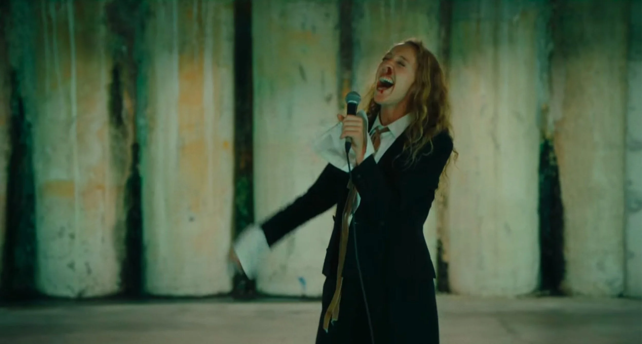 Isobel Knight 'Conversationalist'
MUSIC VIDEO