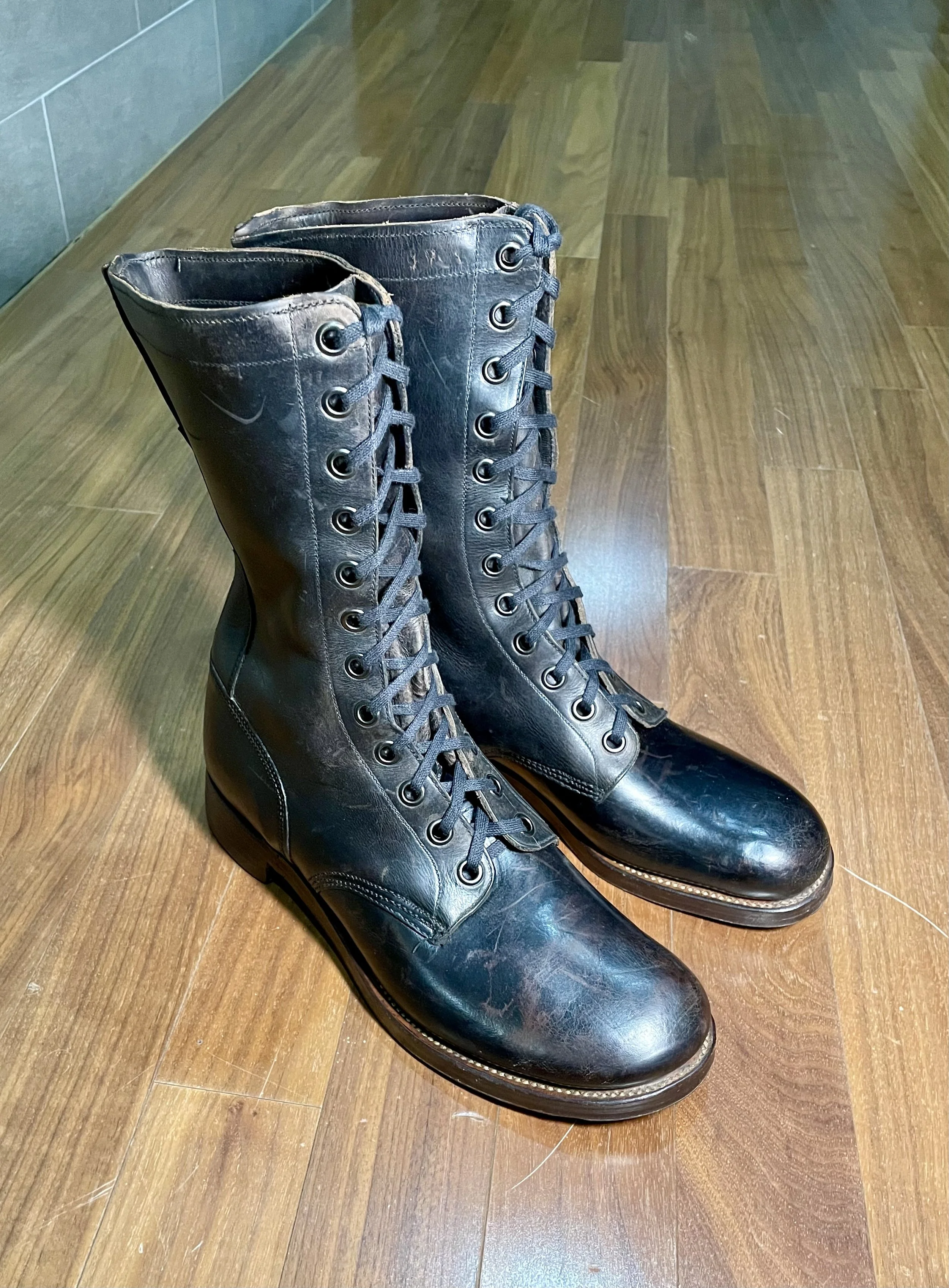 Herman U.S. Navy boot, 1938. A pre-war military boot reference showing the overall shaft height, toe shape, and restrained service-boot proportions.