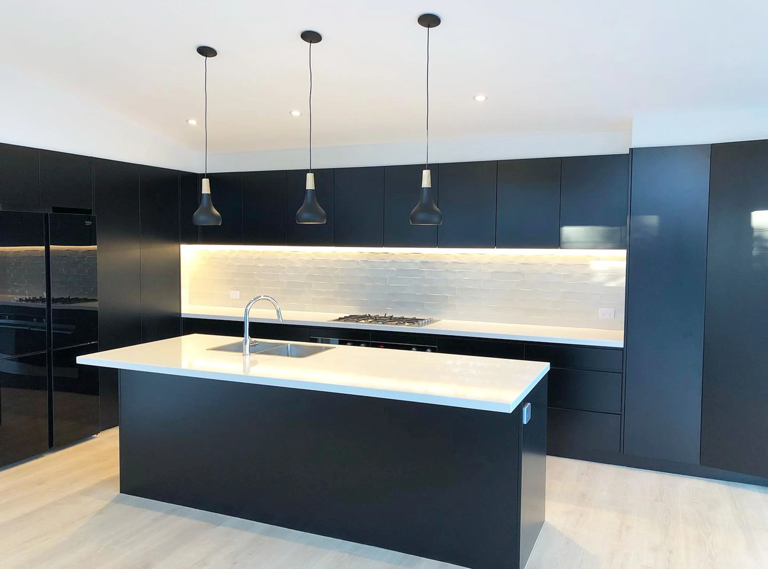 main_kitchen.jpg
