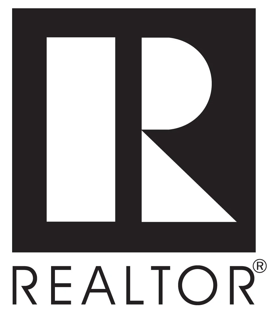 Black and white logo with the letter 'R' and the word 'Realtor' underneath.