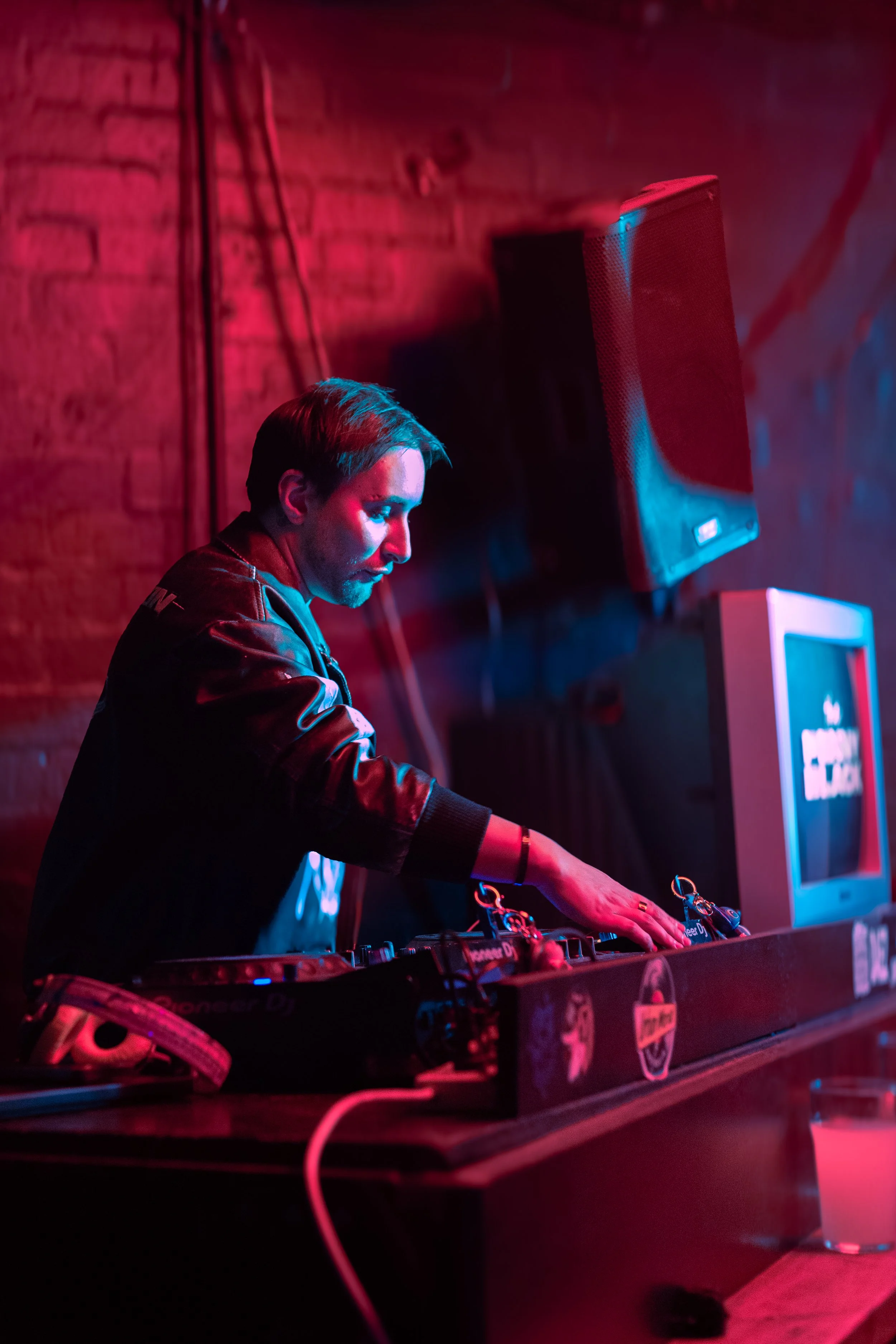 DJ.jpg