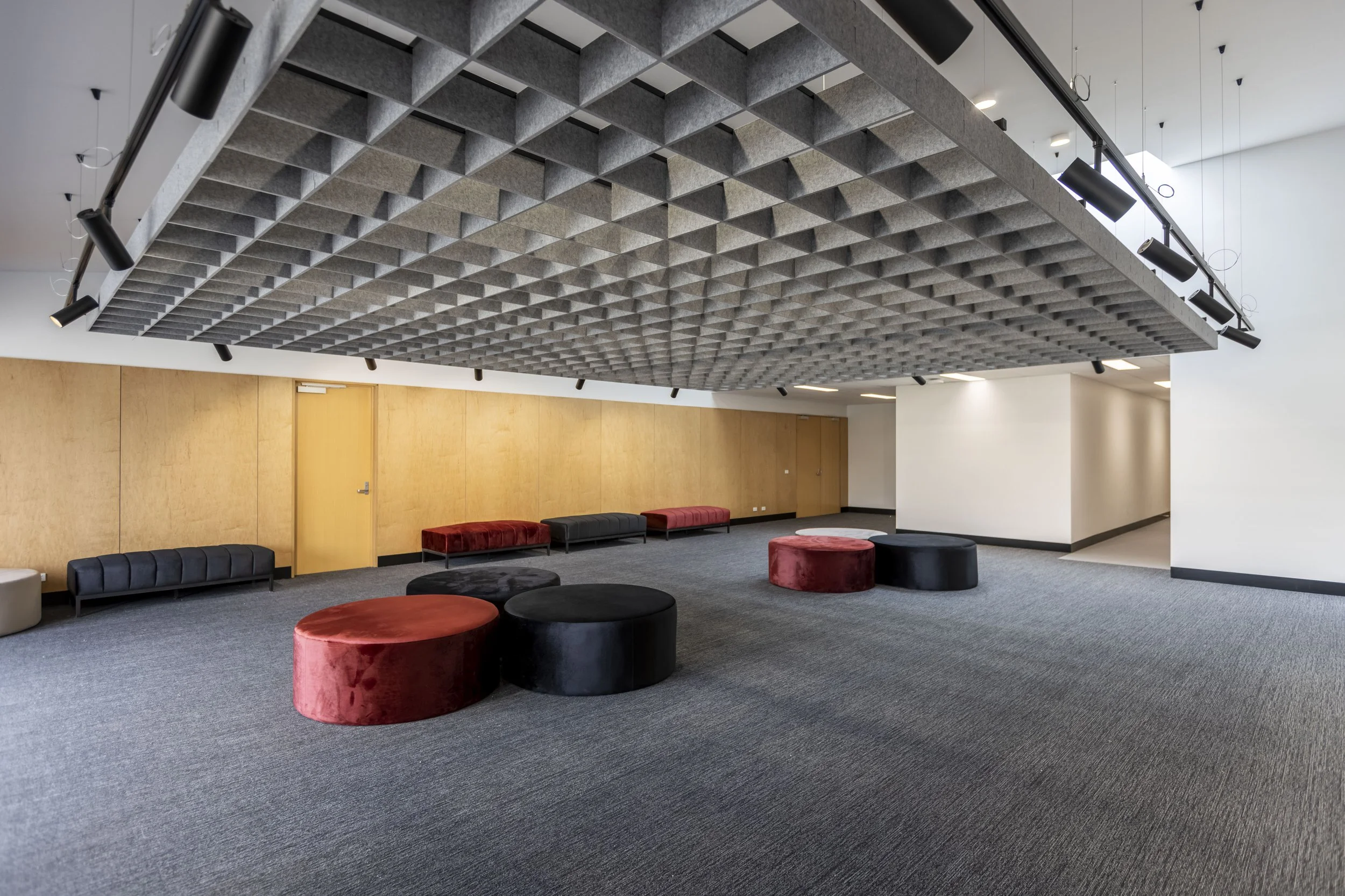 PlanGrp_NBC_Foyer_0379-.jpg