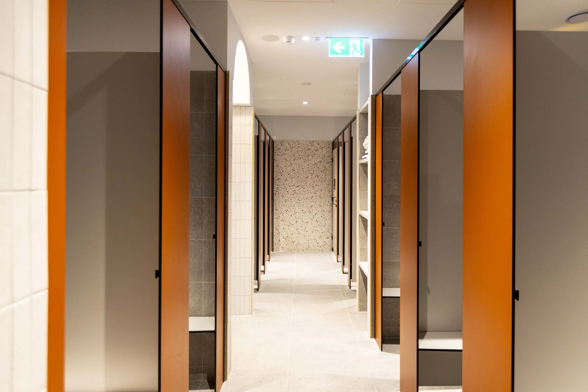 PlanGrp_AFLW_LockerRm_Showers-4540.jpg