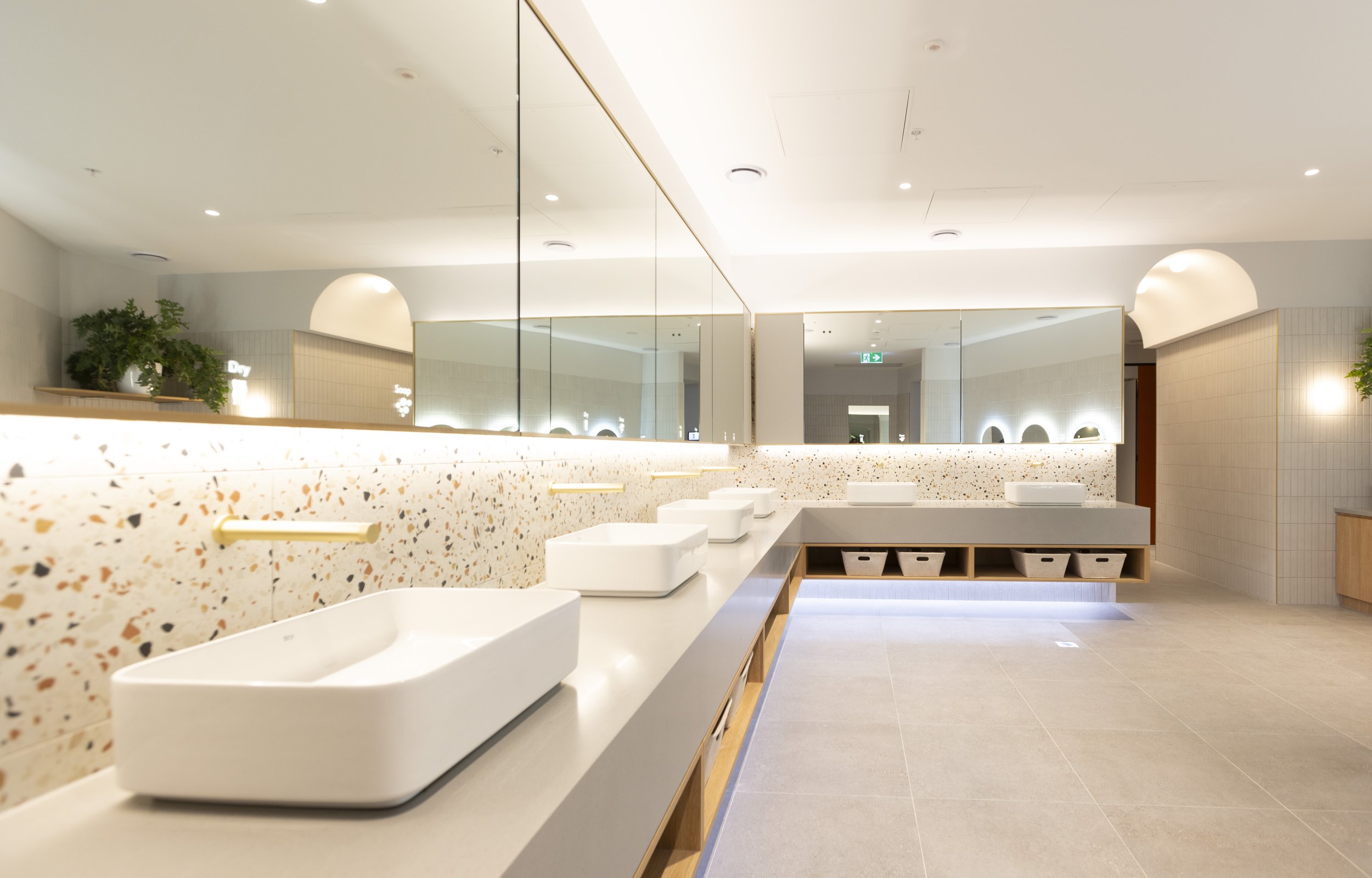 PlanGrp_AFLW_LockerRm_VanityArea-5042 (1).jpg