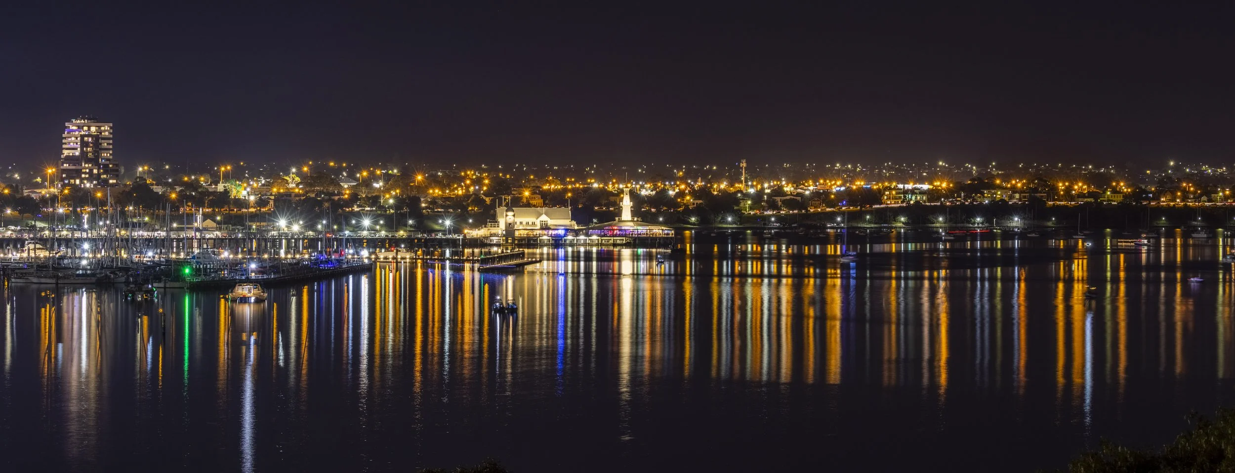 Waterfront_NYE_Pier_crop0630-.jpg