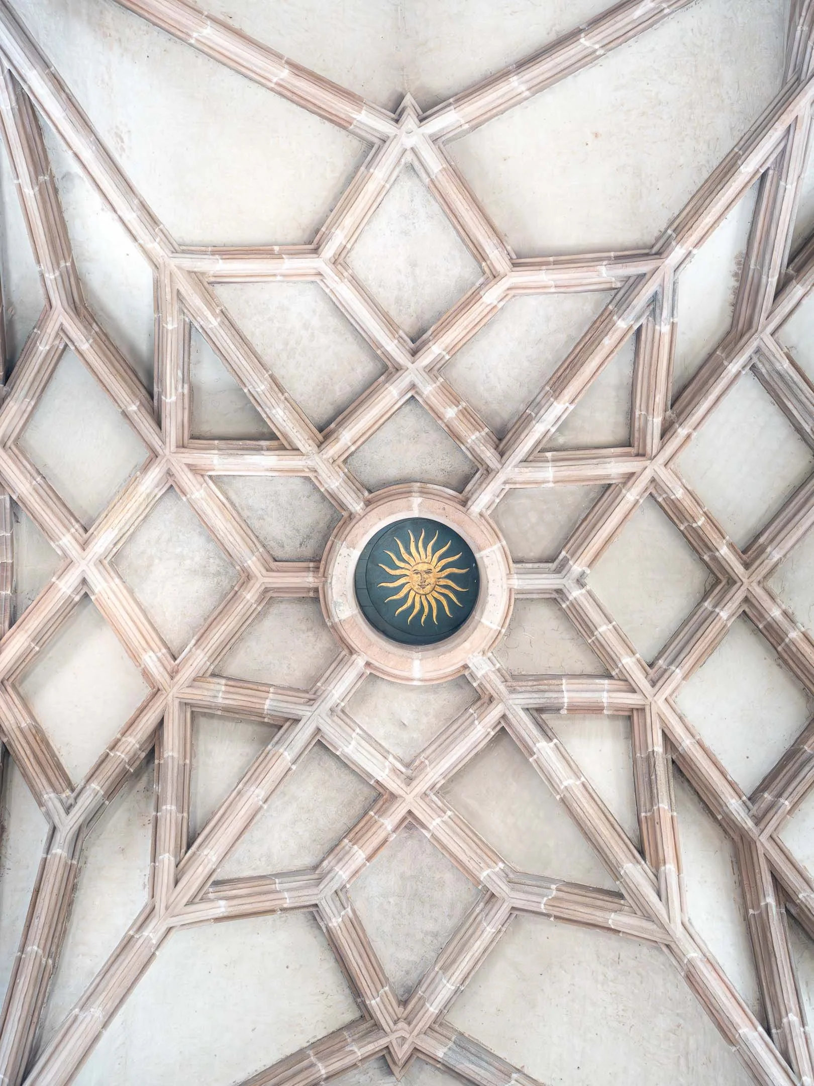 source image: Lorenzkirche, Nuremberg Germany