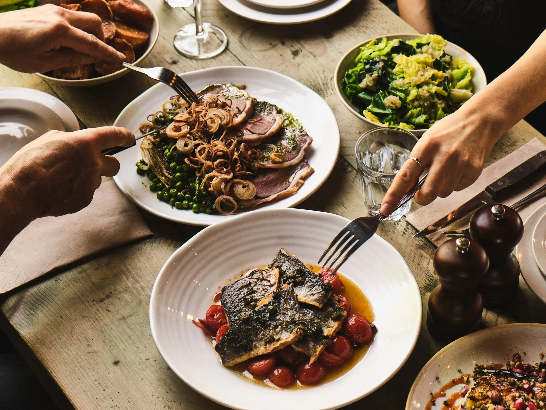 ULG_FEASTING_250411_0213.jpg