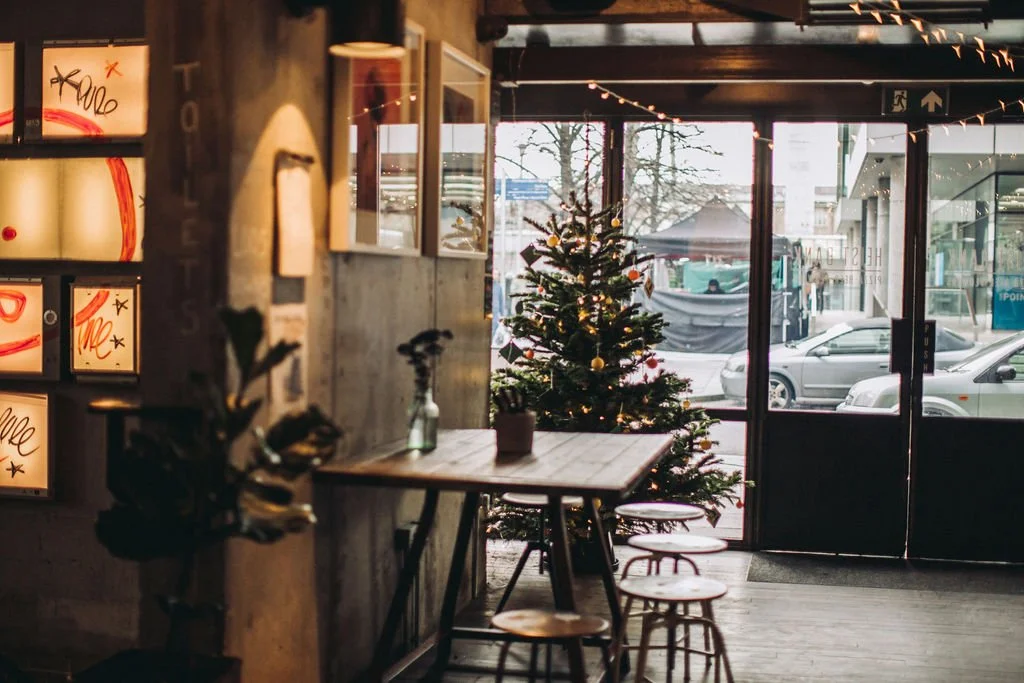 HEIST BANK CHRISTMAS (5).jpg
