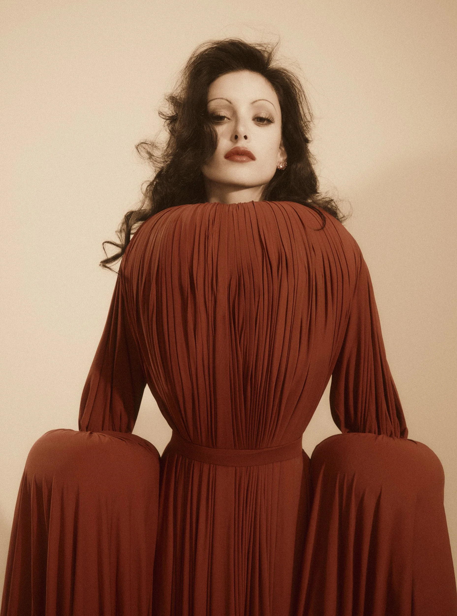AUSTN_FISCHER_TOGETHER_ASSOCIATES_PERFECT_MAG_5.jpg
