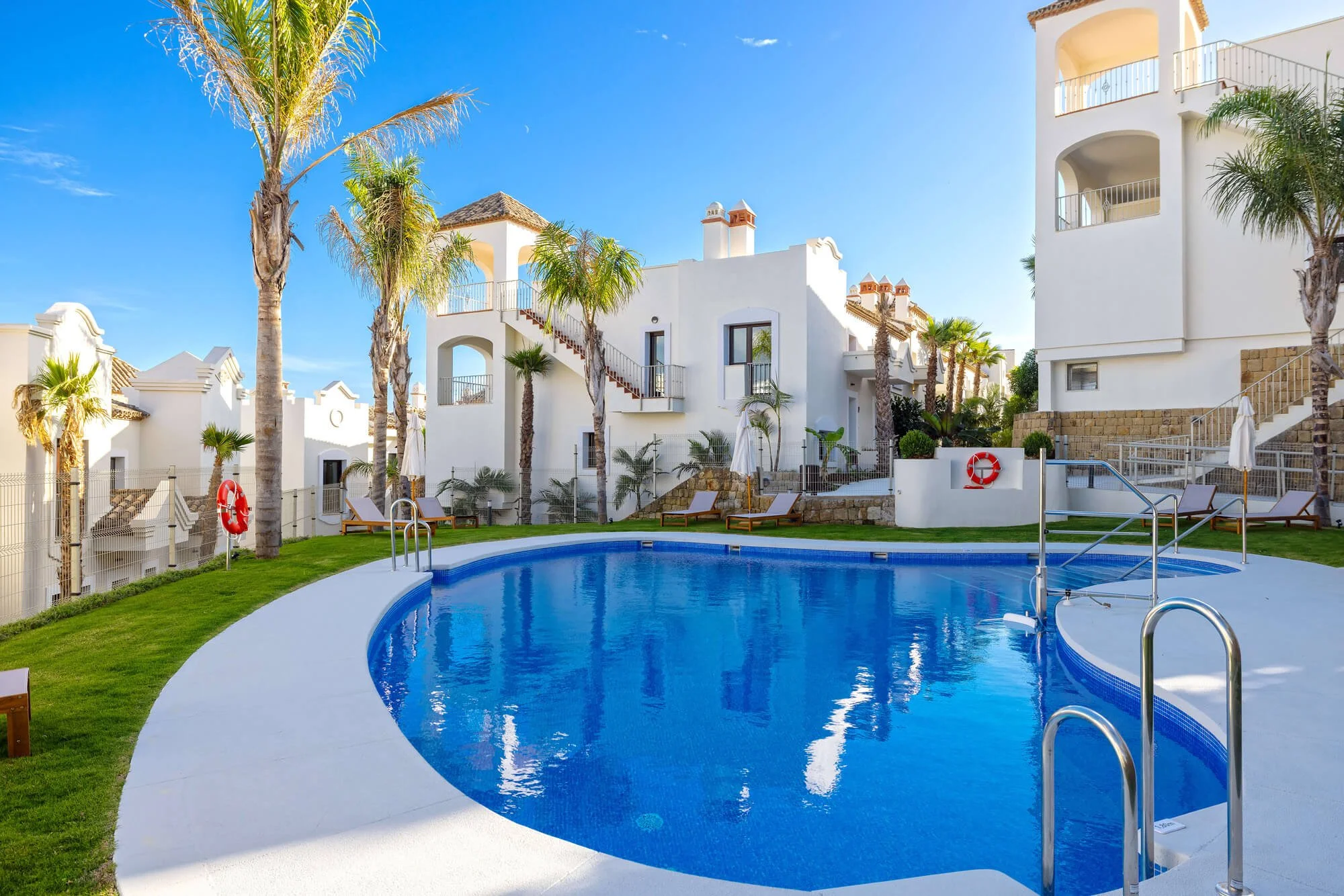Altoasis Estepona pool 2 Kiwii Real Estate.jpg