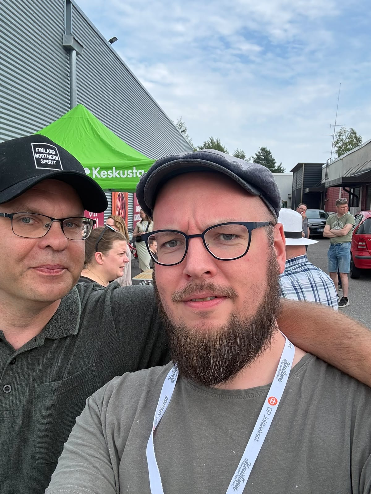 Timo Pajala Keskustan vaaliteltalla