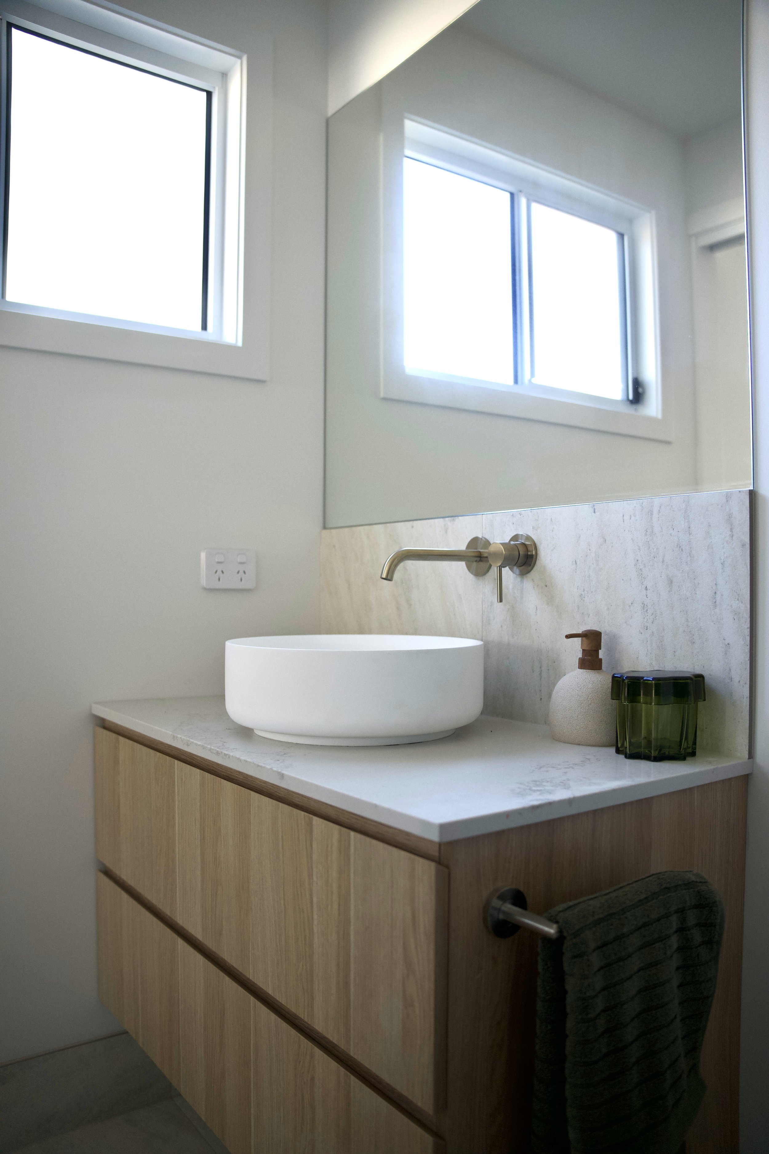 1 bed studio display Noosa Pods (5).jpg