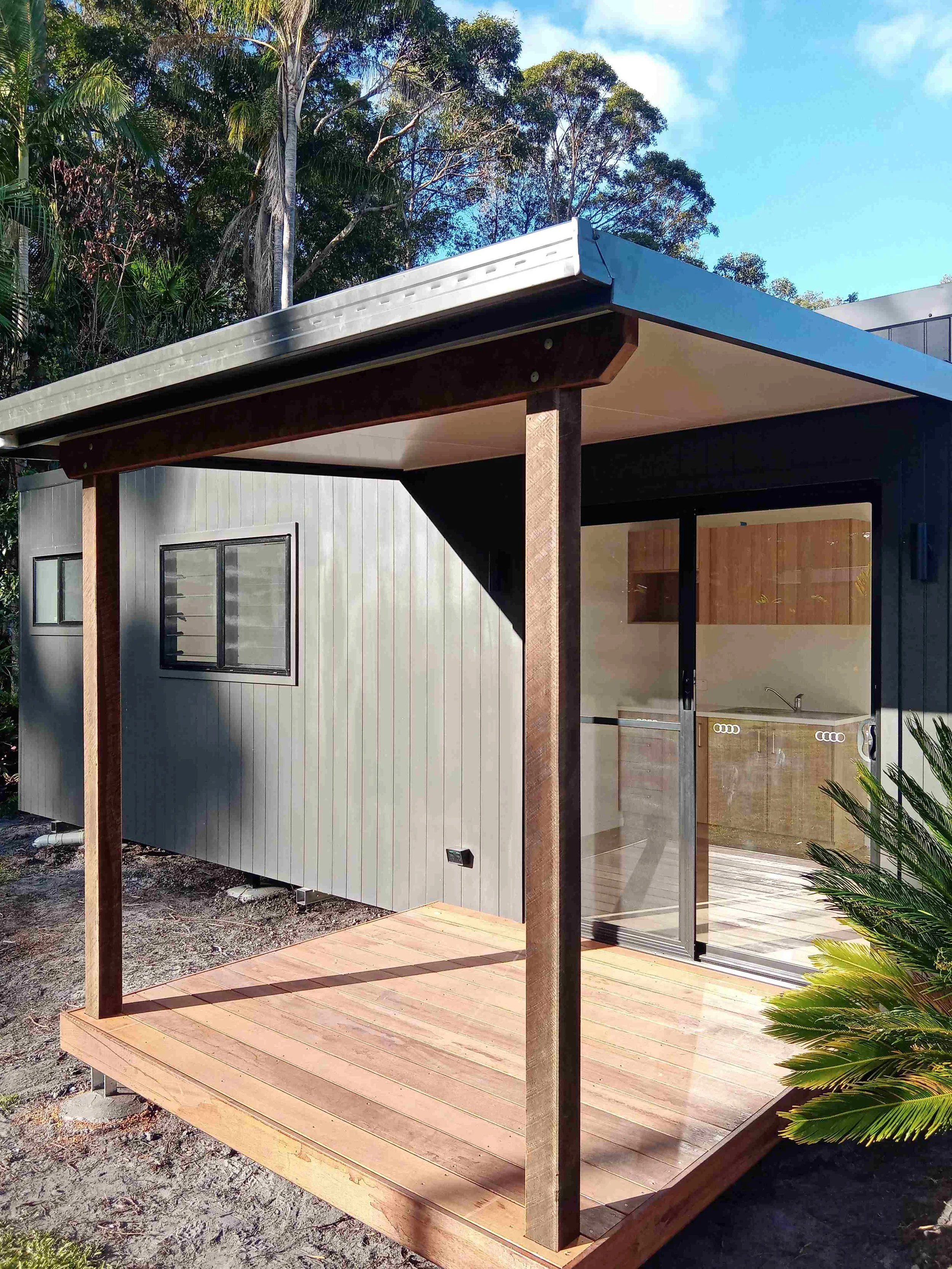 Hinter_Timber deck Rod McIntosh.jpg