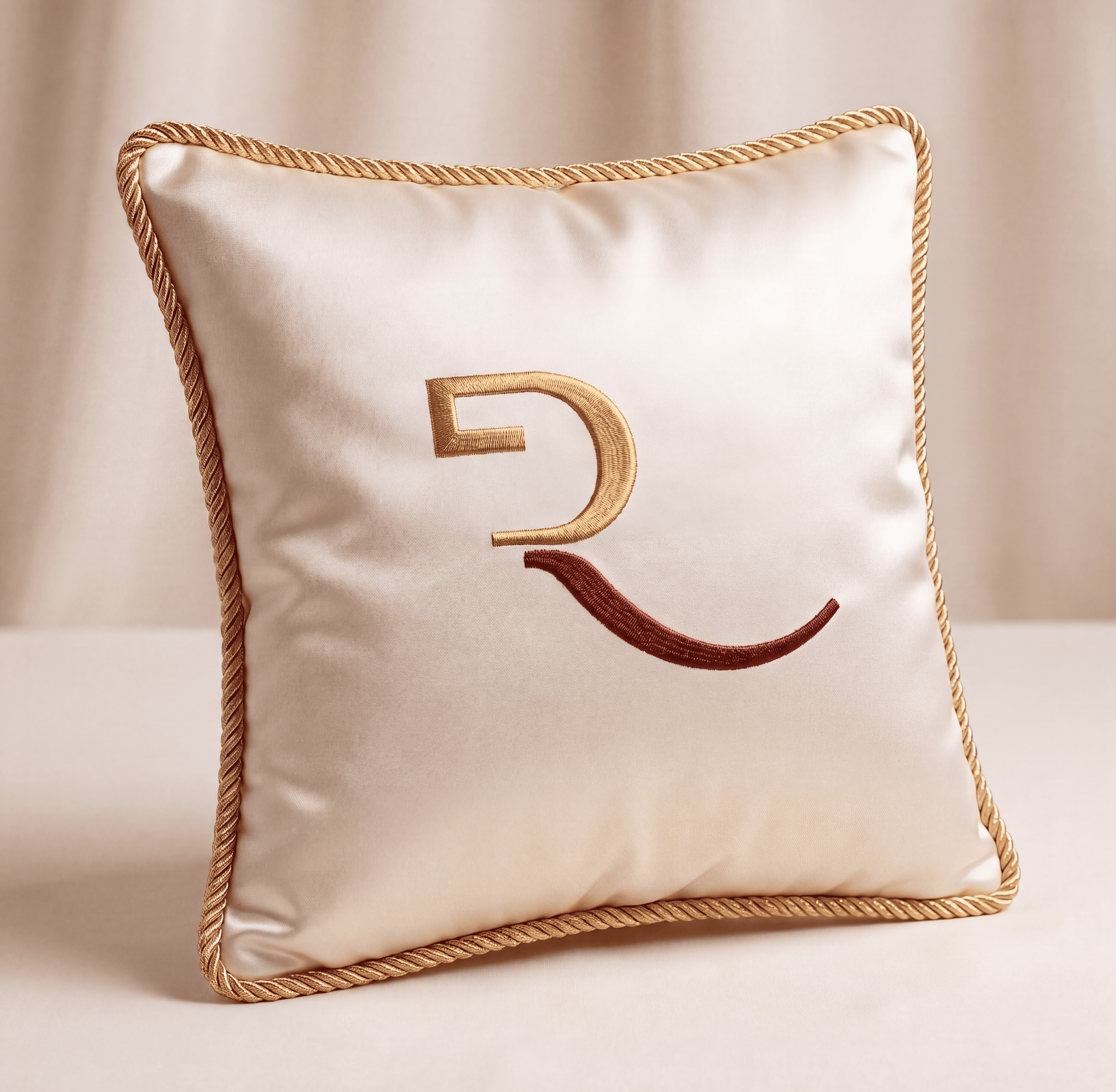 Cushion 02 Gold copy.png