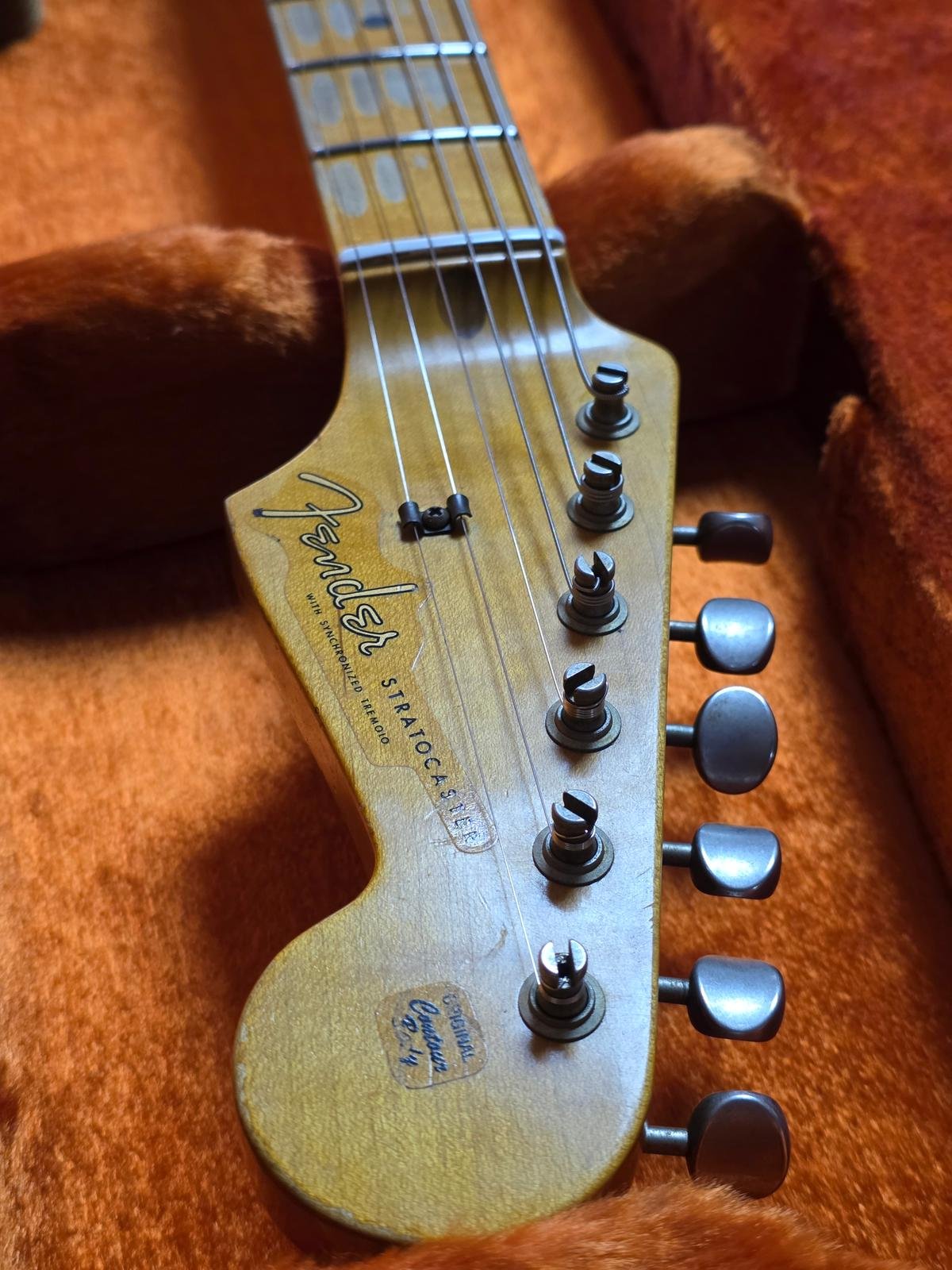Fender stratocaster gitar bakımı profesyonel gövde ve başlık