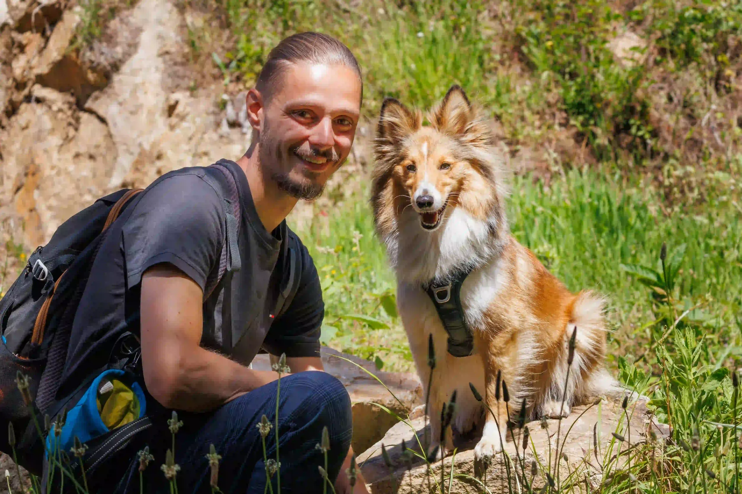 Christopher Rousseau avec Kaya lors d'une balade collective dans les Alpes-maritimes