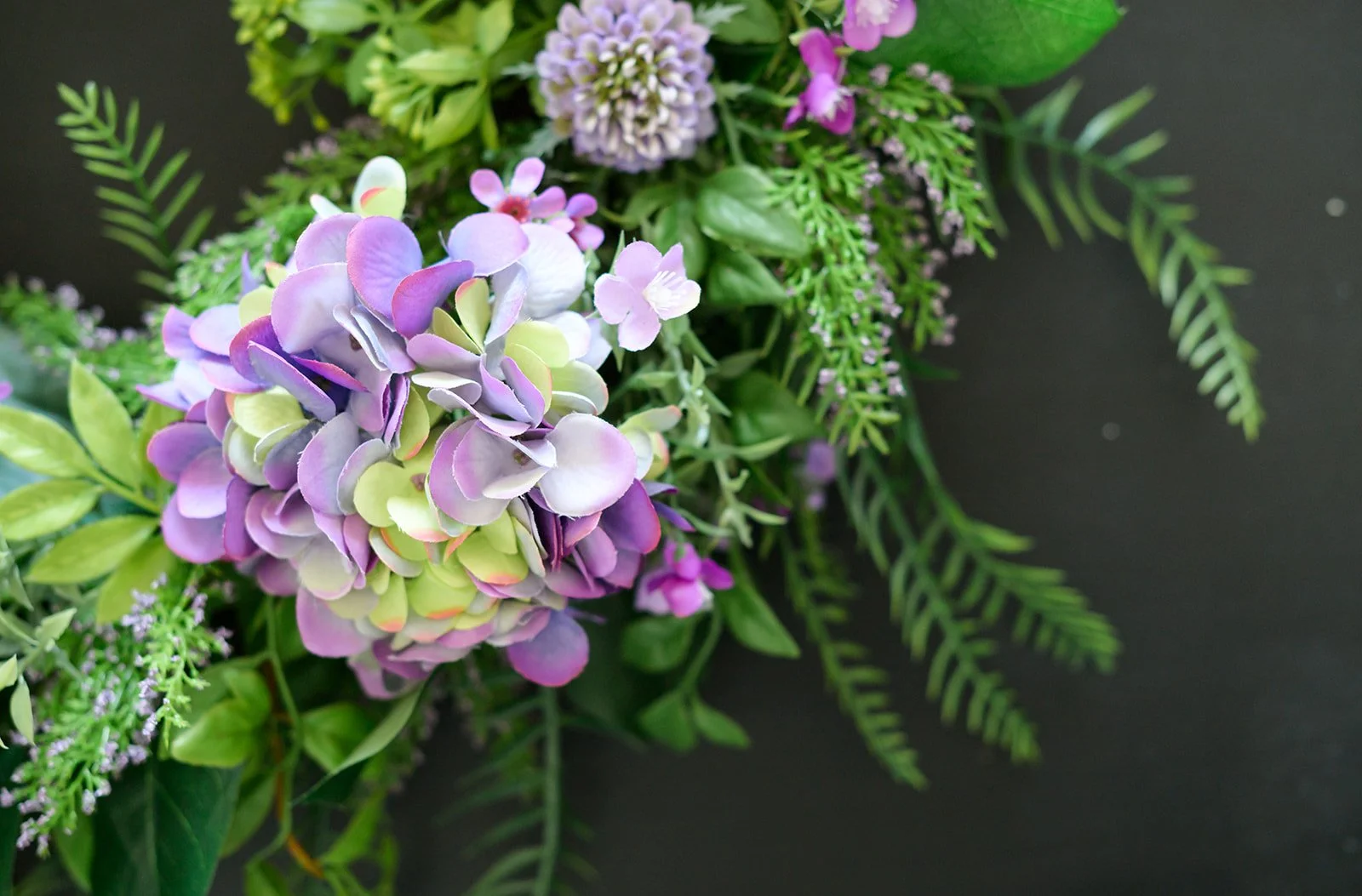 GALLERY - 2026-04-13 The Wreath Edit Brand Session-38.jpg