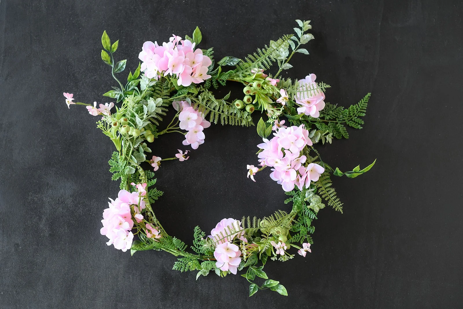 GALLERY - 2026-04-13 The Wreath Edit Brand Session-404.jpg