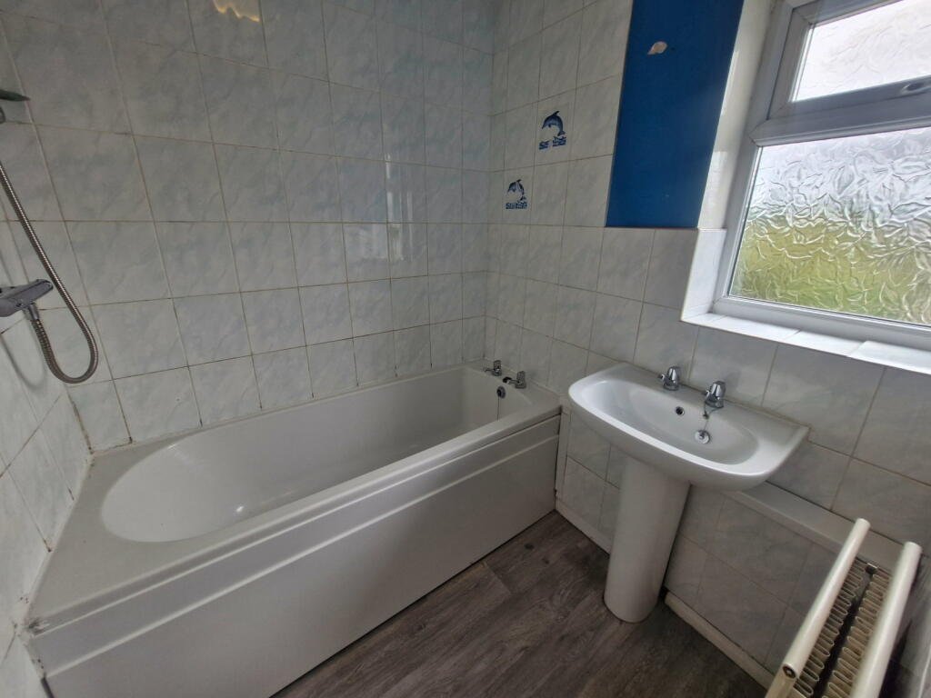 Ternhall Way bathroom