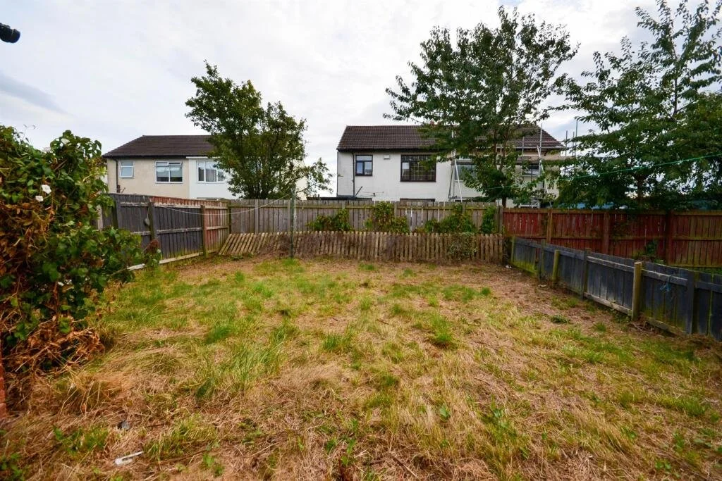 Glenfield Road rear garden