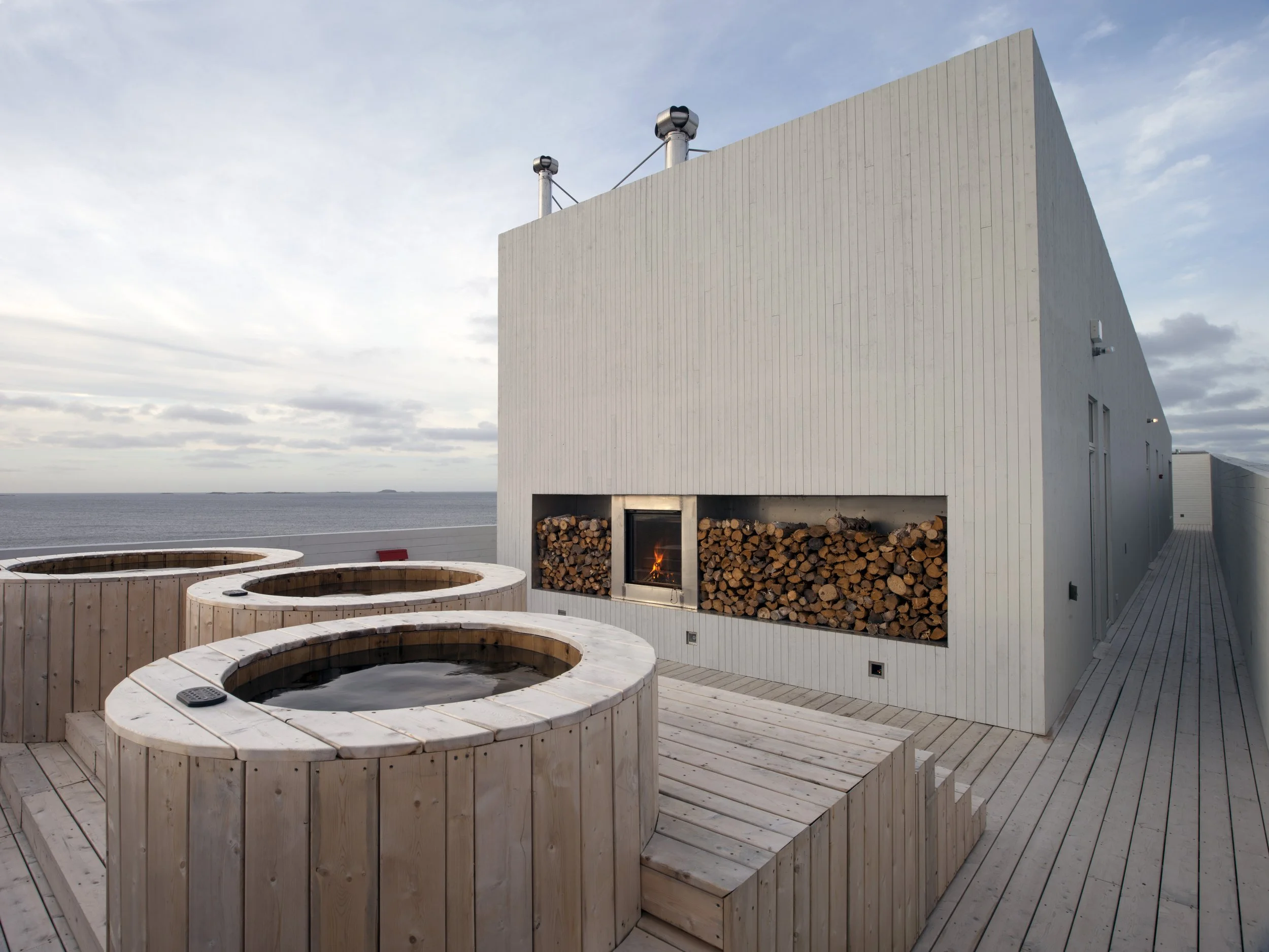 FogoIsland_HotTubs_0003b_AlexFradkin.jpg