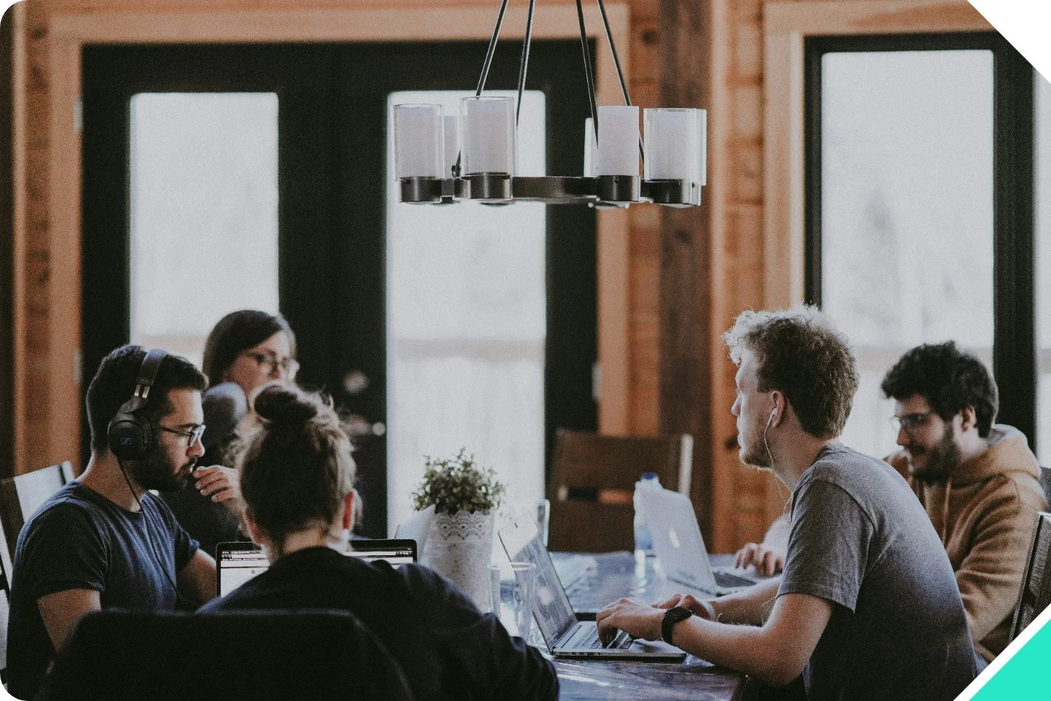 Outsourcing vs EOR vs Co-sourcing