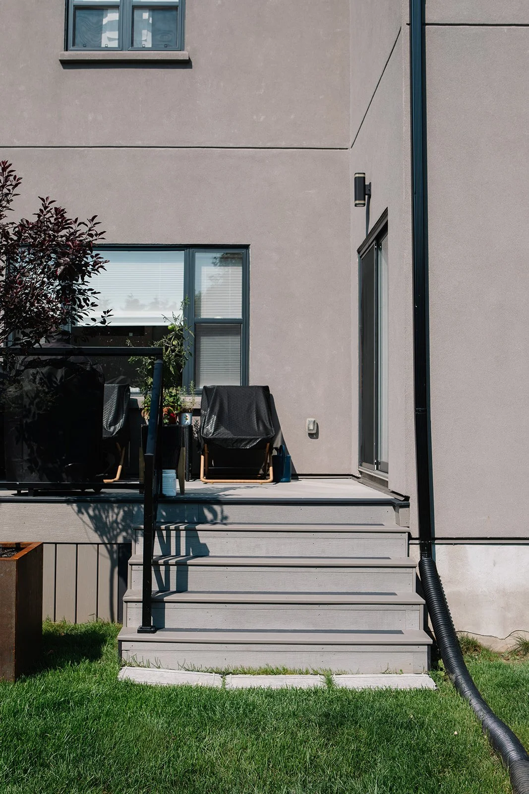Custom deck built by KEC Construction in Cobourg
