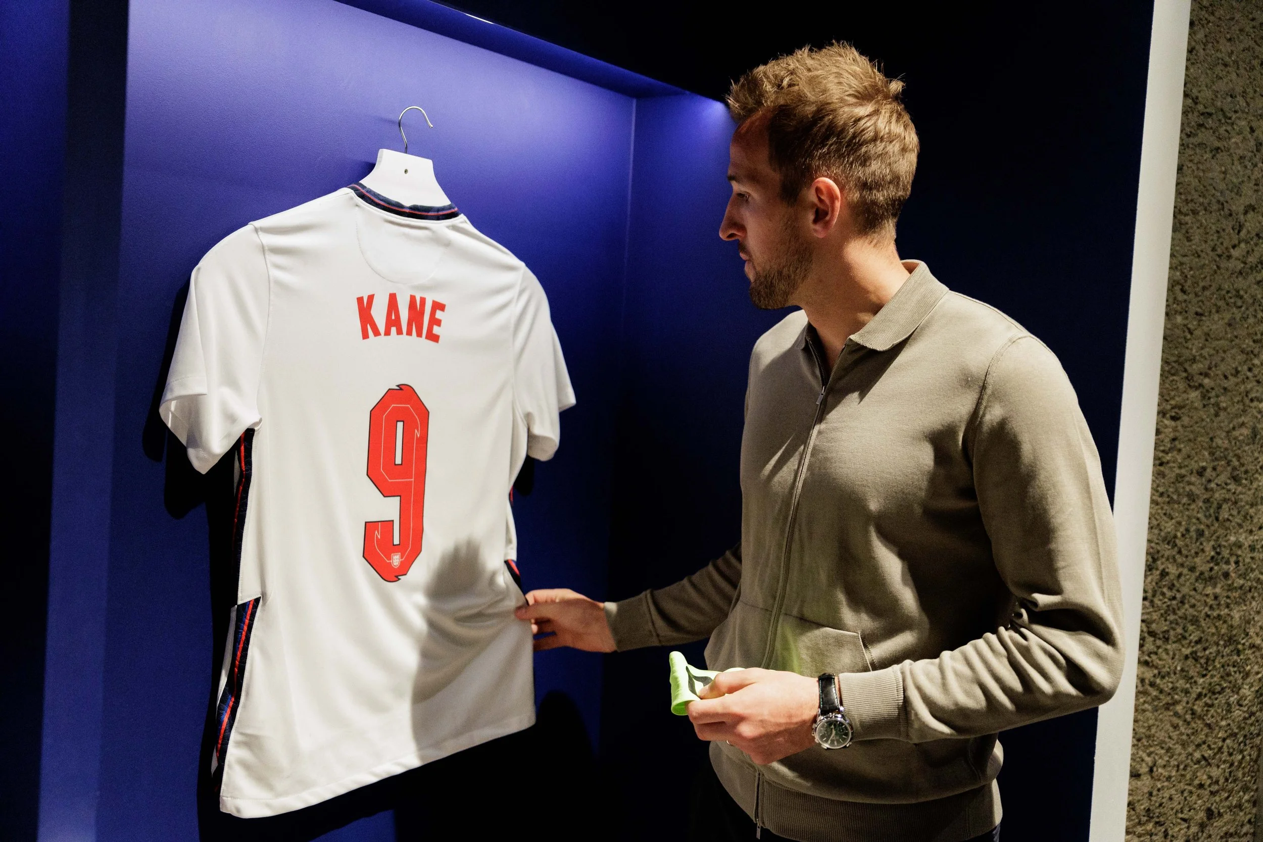 harry kane at museum of london sept 2022-204.jpg