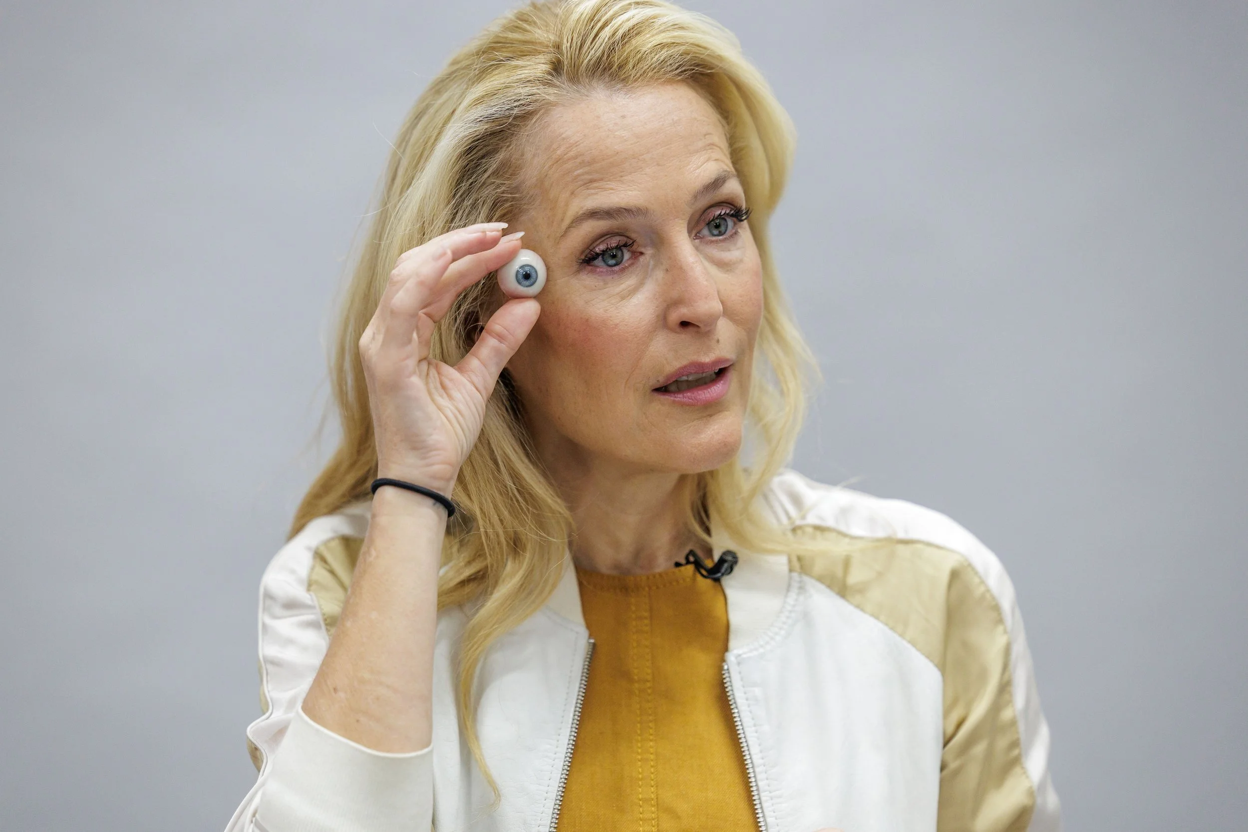 Gillian Anderson Sitting 30th AUGUST 2024_088.jpg