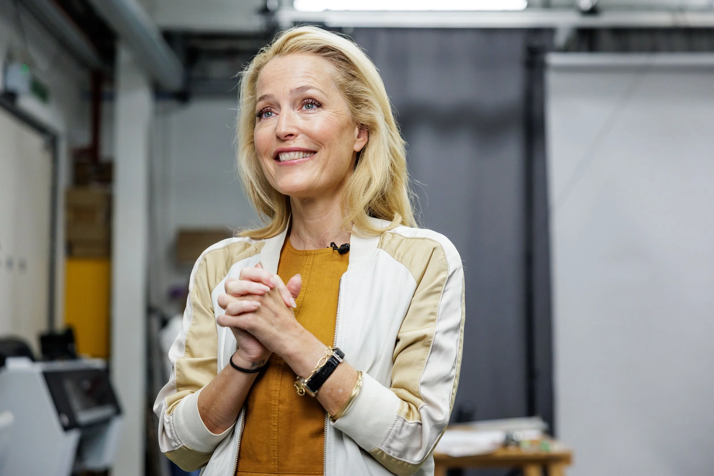 Gillian Anderson Sitting 30th AUGUST 2024_040.jpg