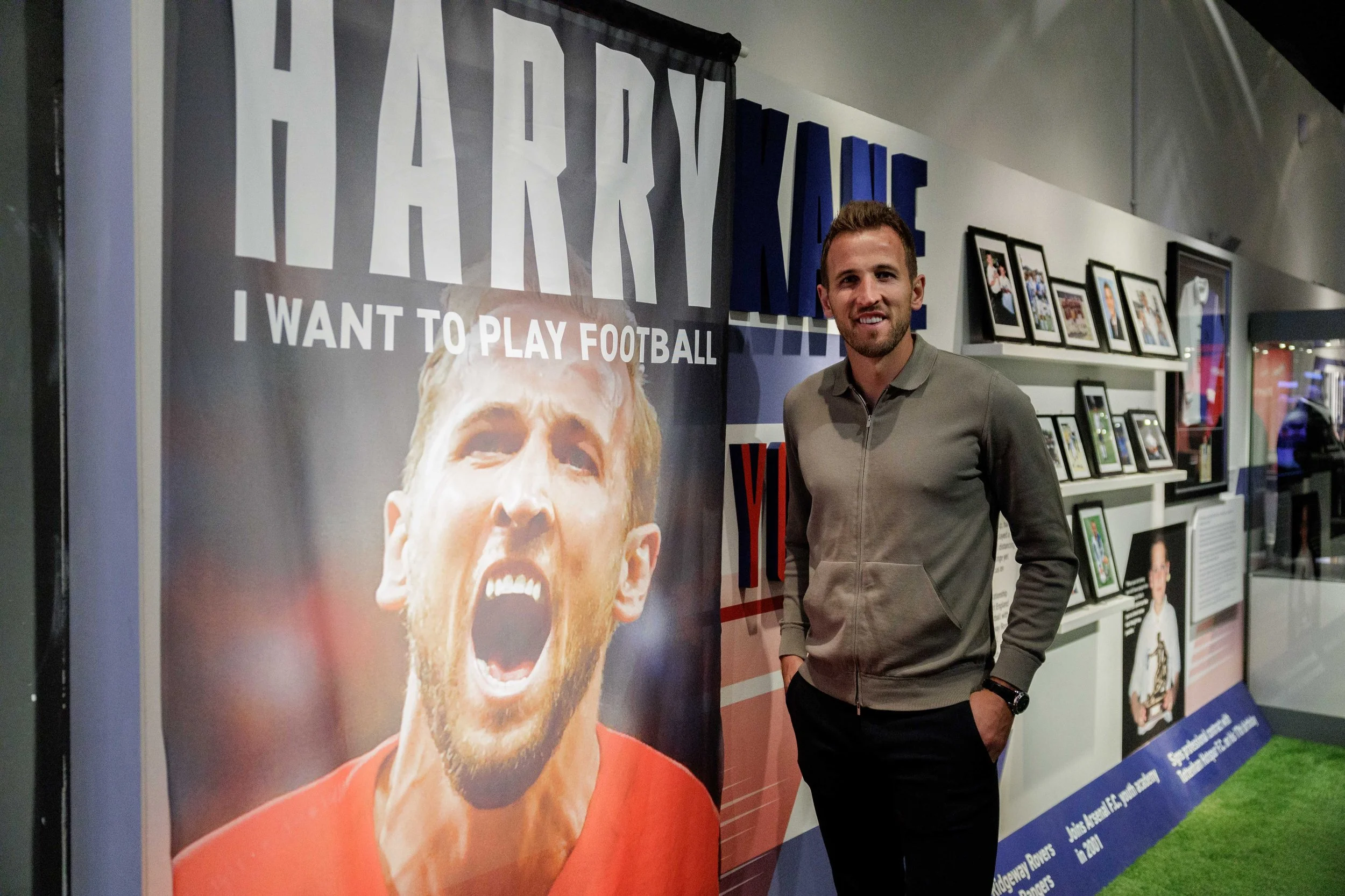 harry kane at museum of london sept 2022-199.jpg