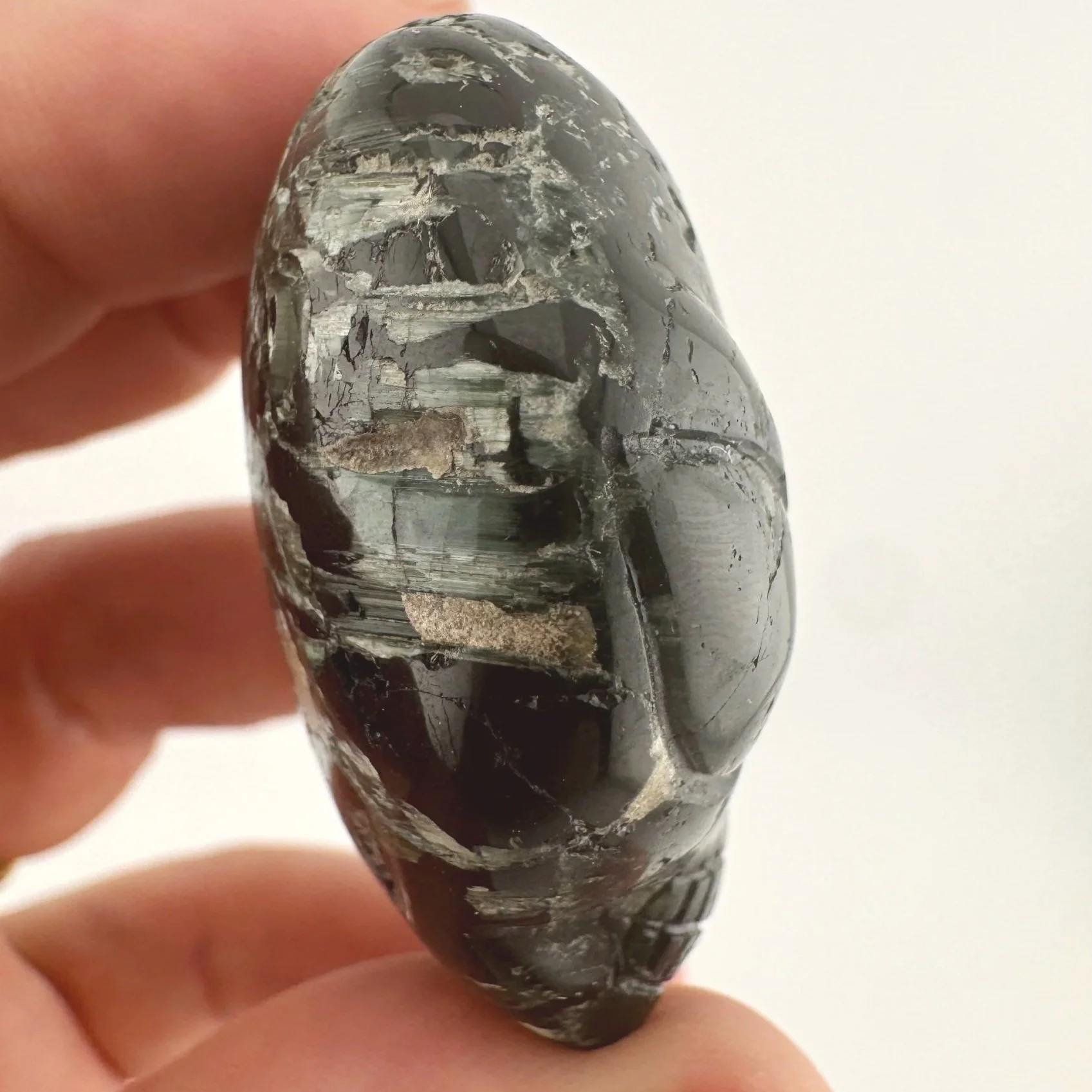 Leandro de Souza Blue Tourmaline Palm Skull