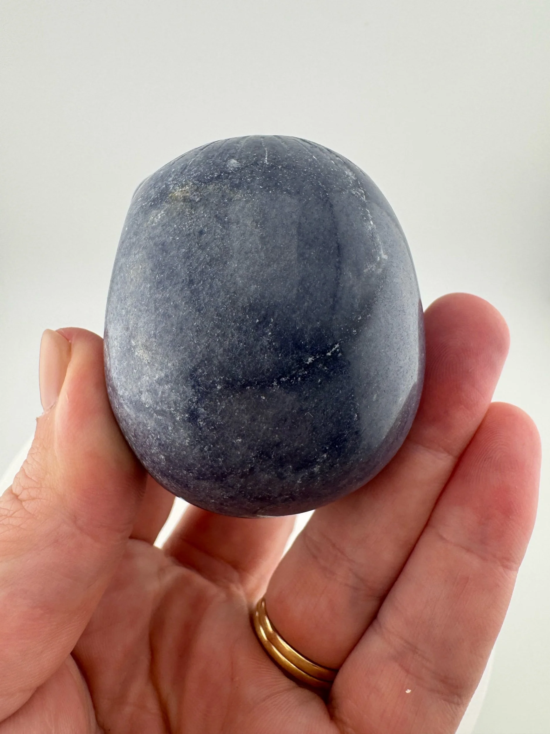 A Blue Aventurine Skull carved by Leandro de Souza